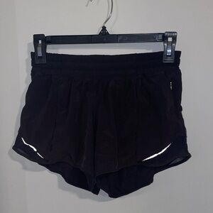 Black Lululemon Hotty Hot 4 inch shorts